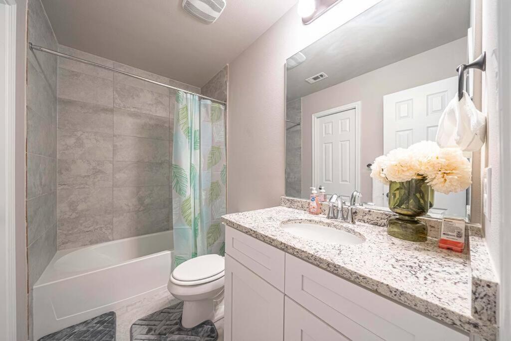 Gorgeous, Brand New 3 Bedrooms Home- Built 2024, Near Seaworld & Lackland Afb San Antonio Luaran gambar