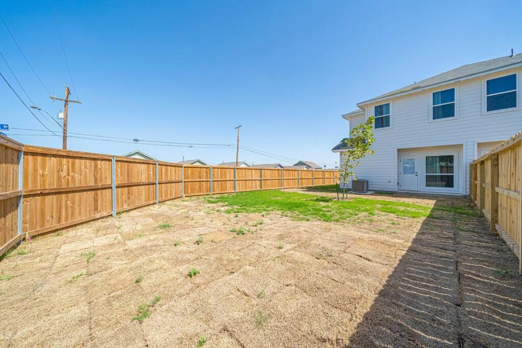 Gorgeous, Brand New 3 Bedrooms Home- Built 2024, Near Seaworld & Lackland Afb San Antonio Luaran gambar