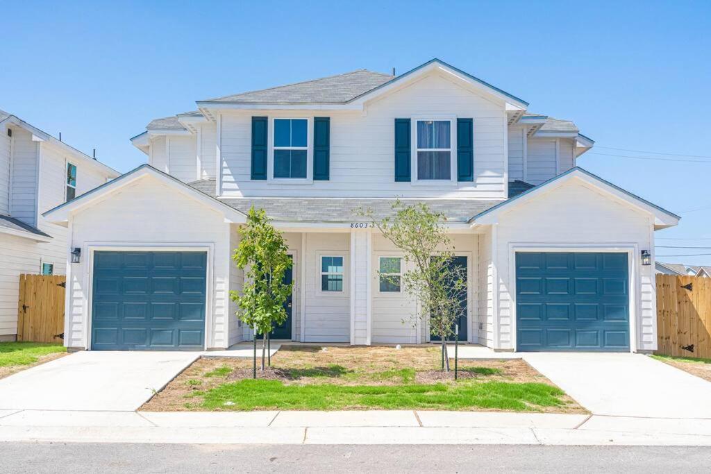 Gorgeous, Brand New 3 Bedrooms Home- Built 2024, Near Seaworld & Lackland Afb San Antonio Luaran gambar