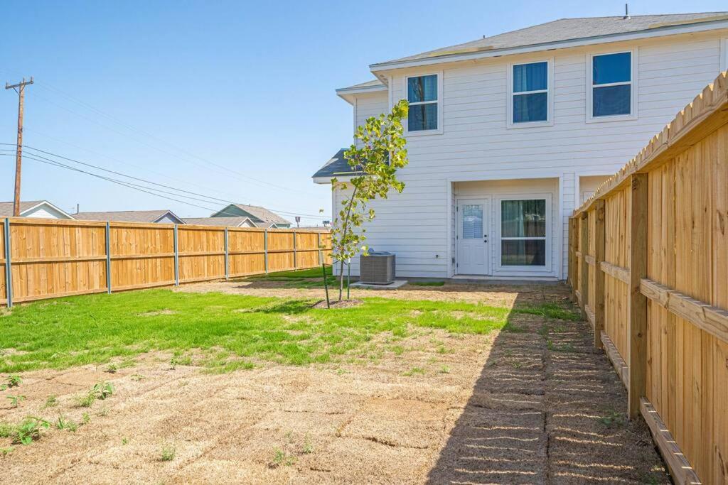 Gorgeous, Brand New 3 Bedrooms Home- Built 2024, Near Seaworld & Lackland Afb San Antonio Luaran gambar