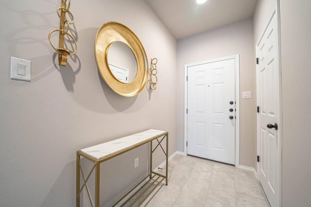 Gorgeous, Brand New 3 Bedrooms Home- Built 2024, Near Seaworld & Lackland Afb San Antonio Luaran gambar