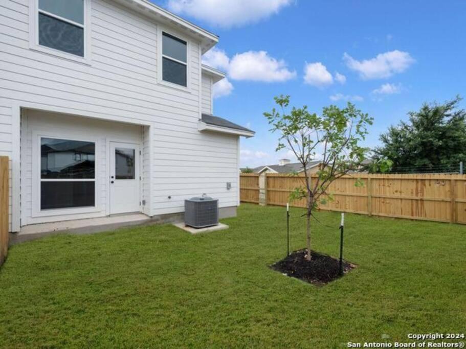 Gorgeous, Brand New 3 Bedrooms Home- Built 2024, Near Seaworld & Lackland Afb San Antonio Luaran gambar