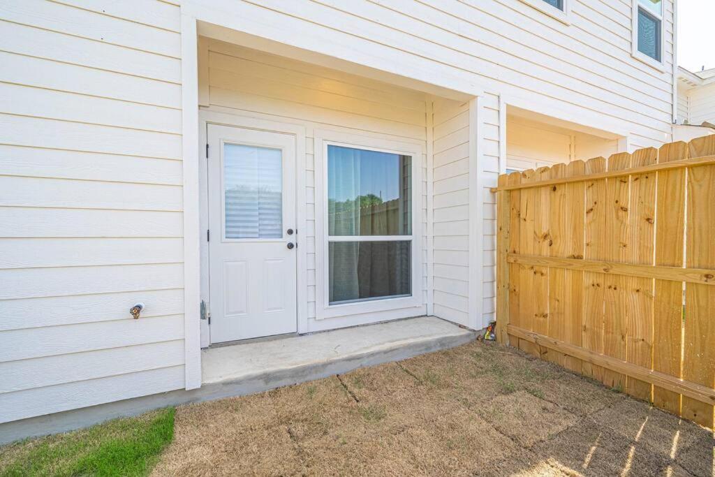 Gorgeous, Brand New 3 Bedrooms Home- Built 2024, Near Seaworld & Lackland Afb San Antonio Luaran gambar