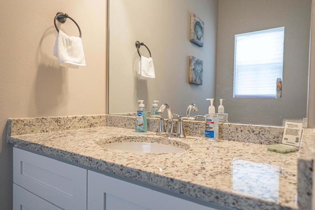 Gorgeous, Brand New 3 Bedrooms Home- Built 2024, Near Seaworld & Lackland Afb San Antonio Luaran gambar