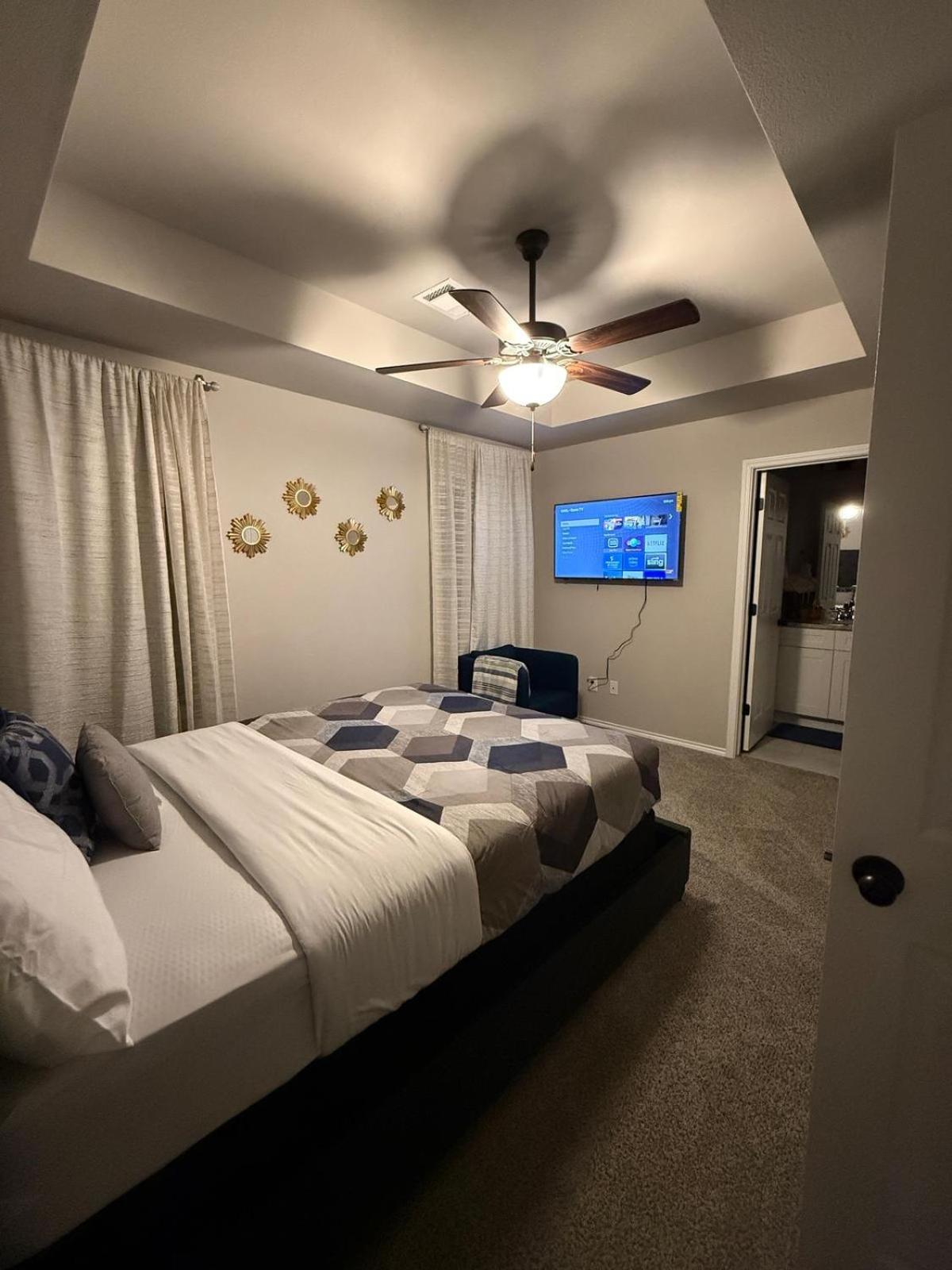 Gorgeous, Brand New 3 Bedrooms Home- Built 2024, Near Seaworld & Lackland Afb San Antonio Luaran gambar